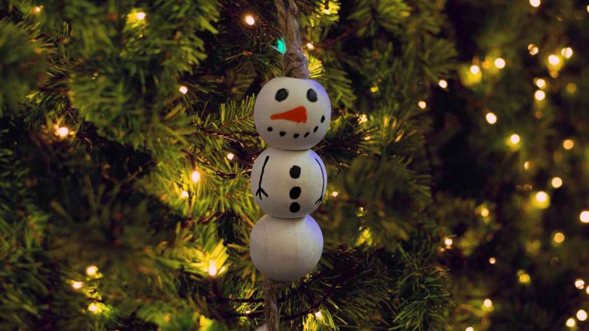 Bring Frosty to life with the fun handmade snowman ornament!